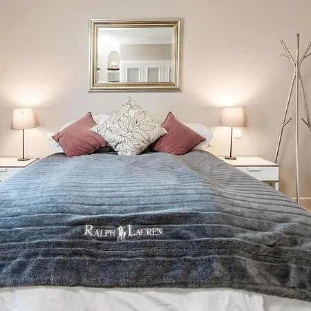 Peaceful Modern 2 Bedroom In Aloha Pueblo With View Over The Pool