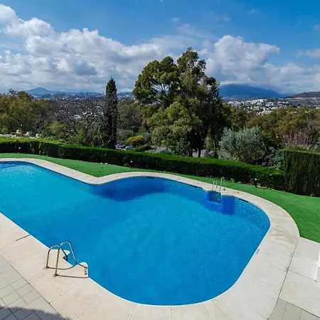 Daire Peaceful Modern 2 Bedroom In Aloha Pueblo With View Over The Pool Marbella