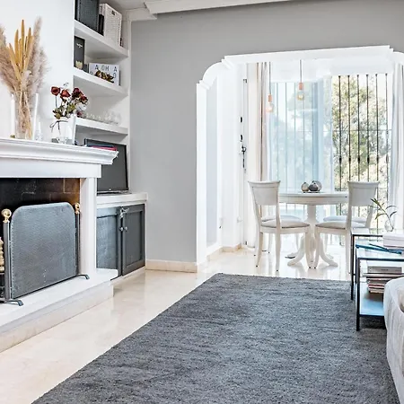 Διαμέρισμα Peaceful Modern 2 Bedroom In Aloha Pueblo With View Over The Pool *