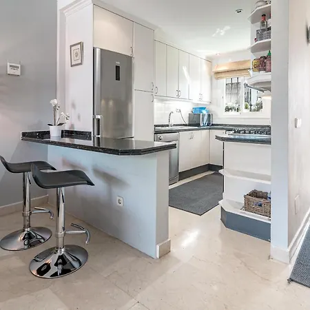 Peaceful Modern 2 Bedroom In Aloha Pueblo With View Over The Pool Μαρμπέλλα