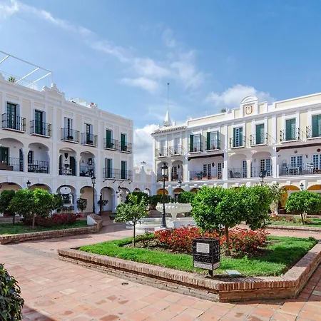 Peaceful Modern 2 Bedroom In Aloha Pueblo With View Over The Pool Appartamento Marbella