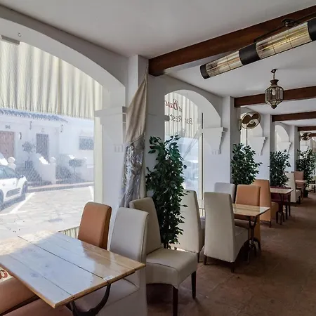 Peaceful Modern 2 Bedroom In Aloha Pueblo With View Over The Pool Appartement