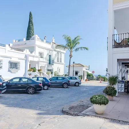 Peaceful Modern 2 Bedroom In Aloha Pueblo With View Over The Pool * Marbella